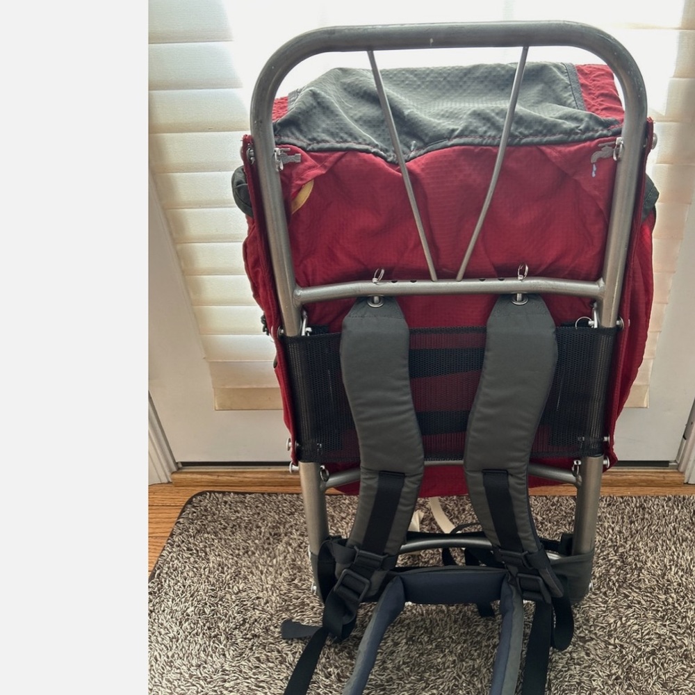 Kids  Kelty Jr. Tioga 2050, a lightweight hiking backpack - Picture 6 of 8